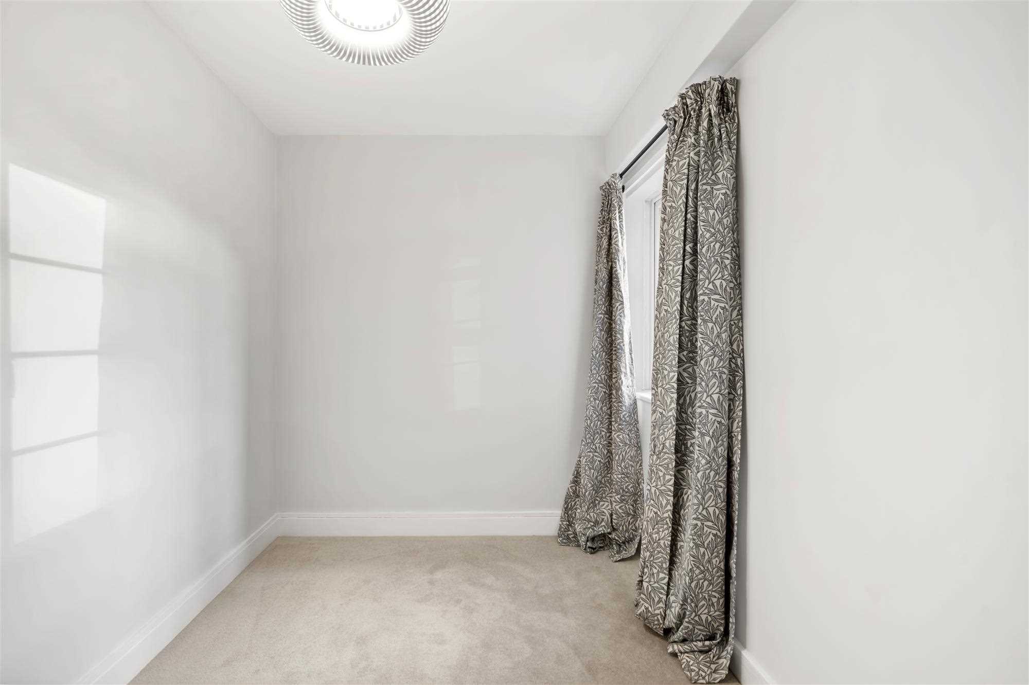 Chiswick Village - Picture 6