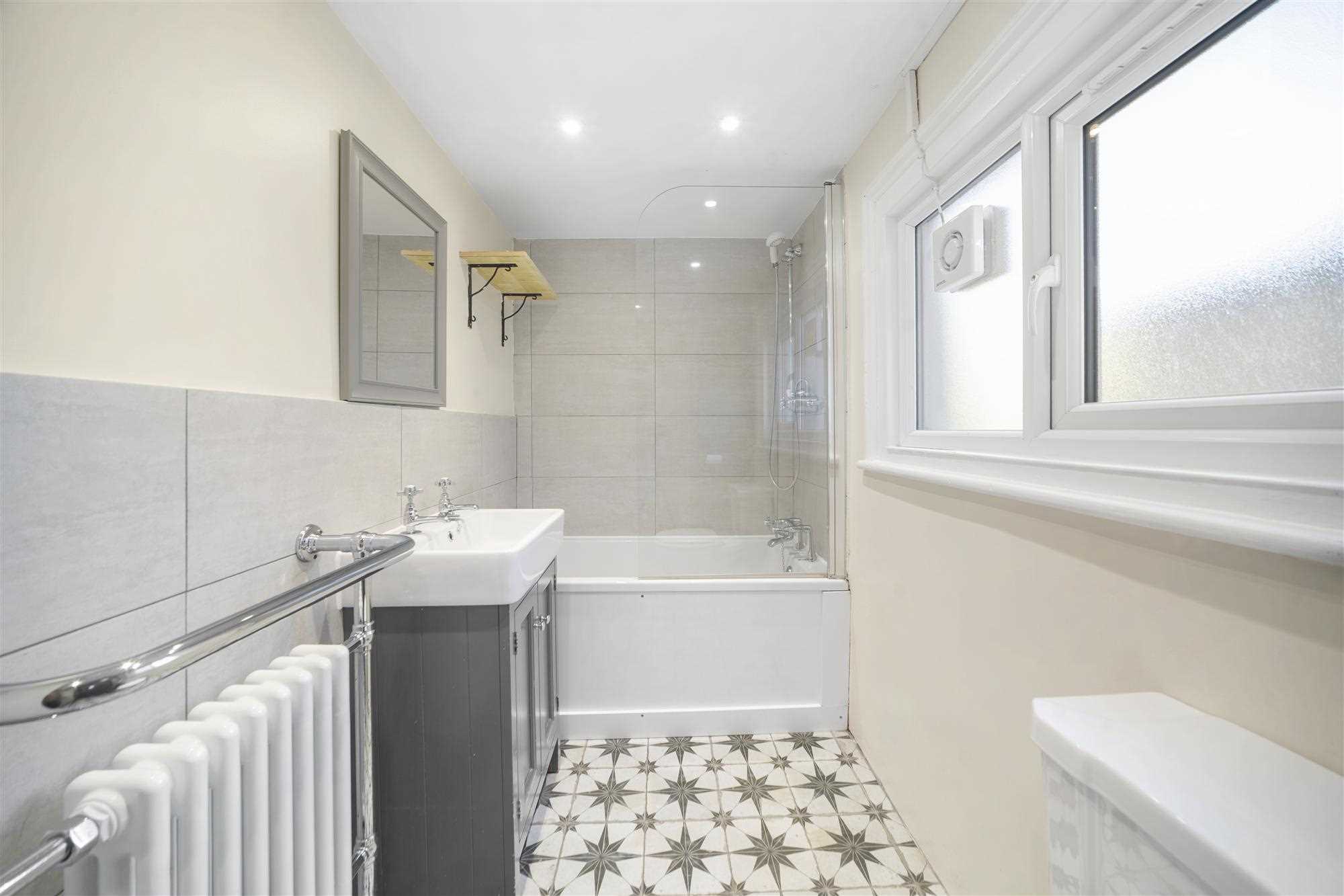 Petersfield Road - Picture 11