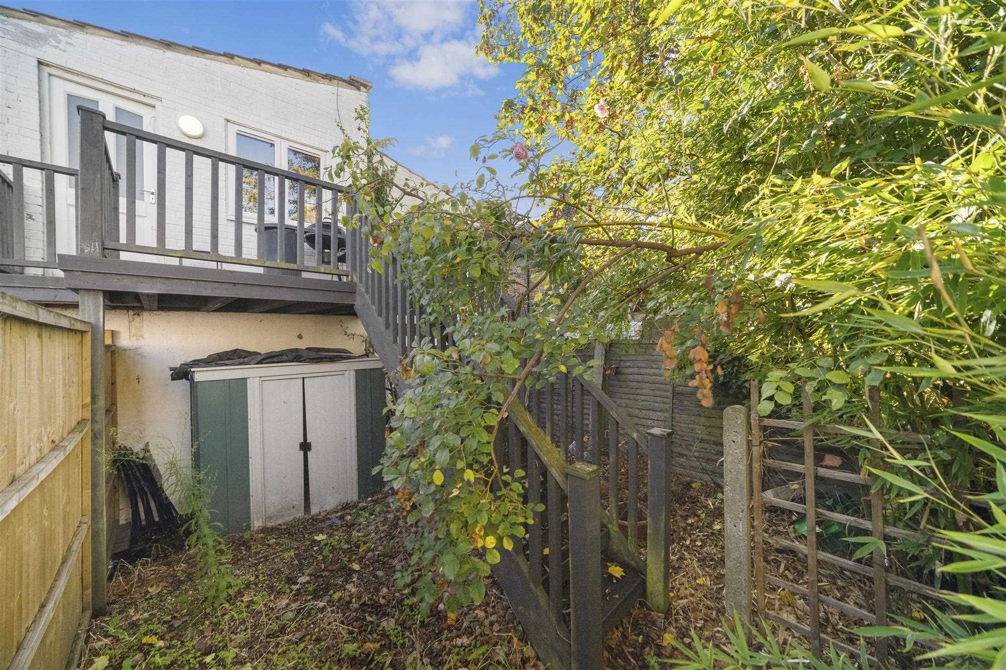 Petersfield Road - Picture 15