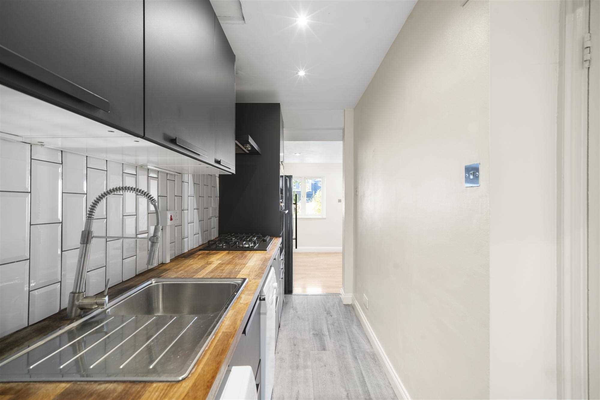 Petersfield Road - Picture 10
