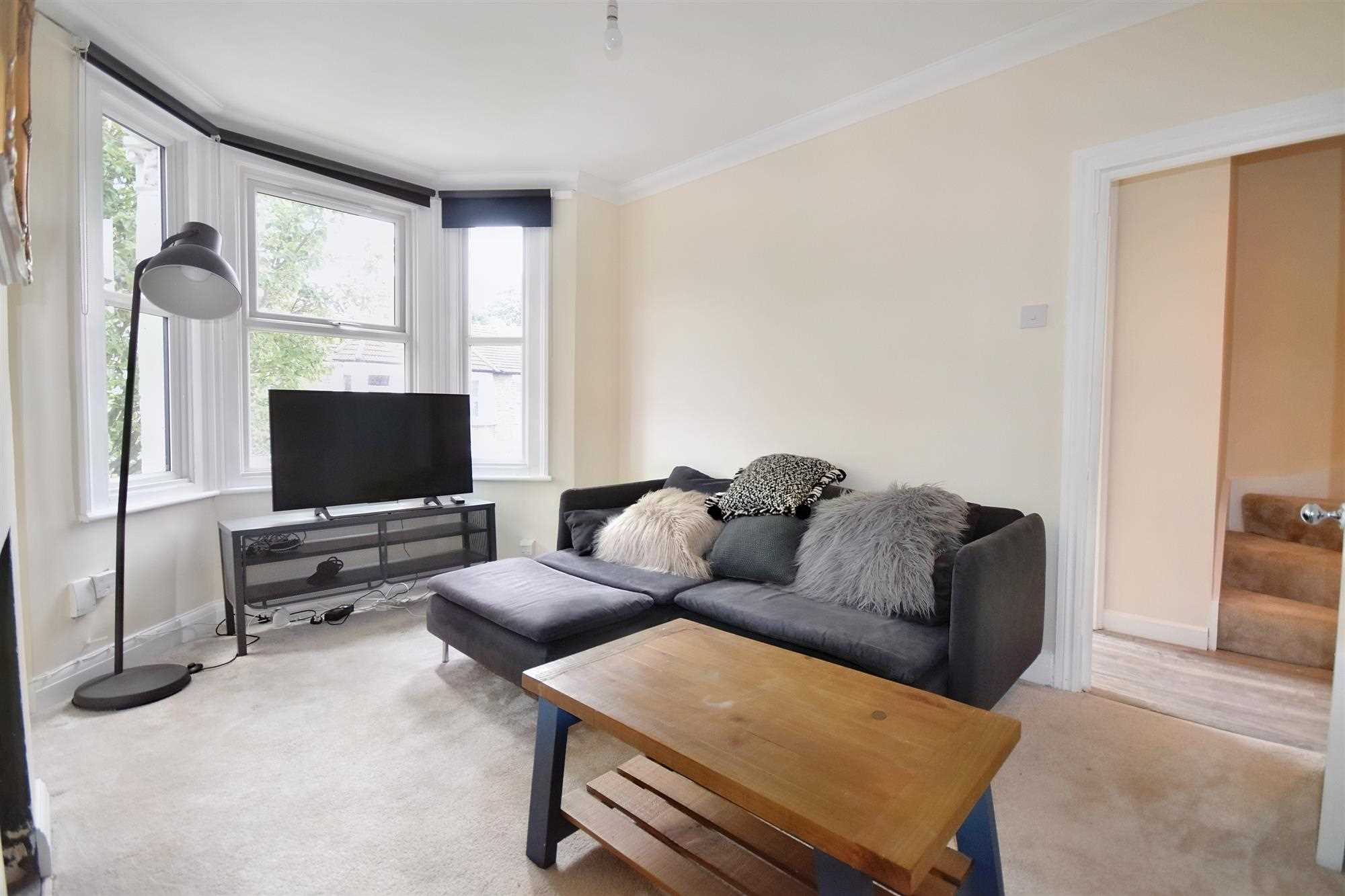 Petersfield Road - Picture 4