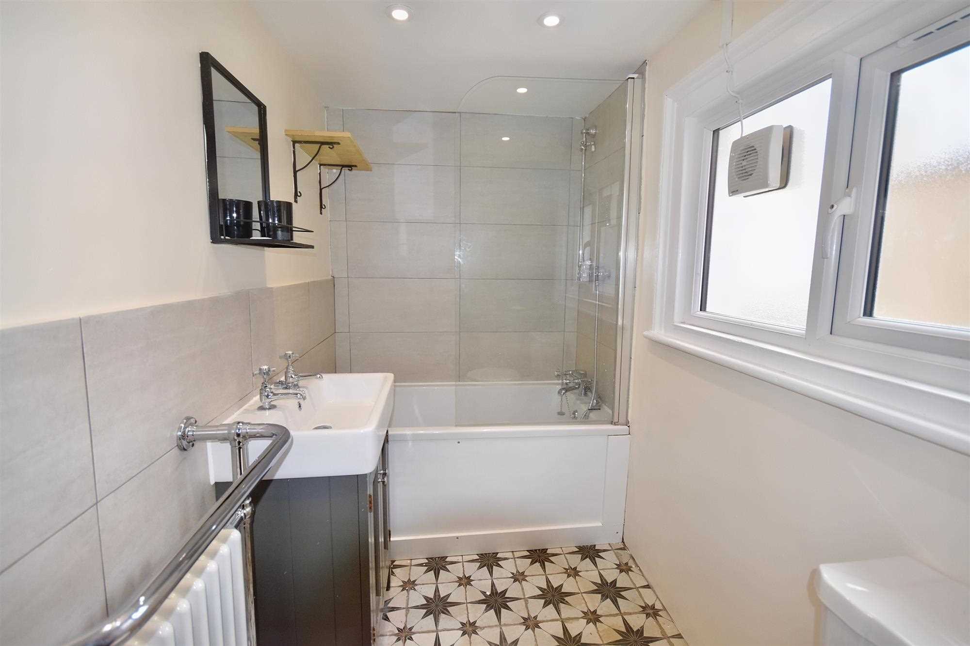 Petersfield Road - Picture 9