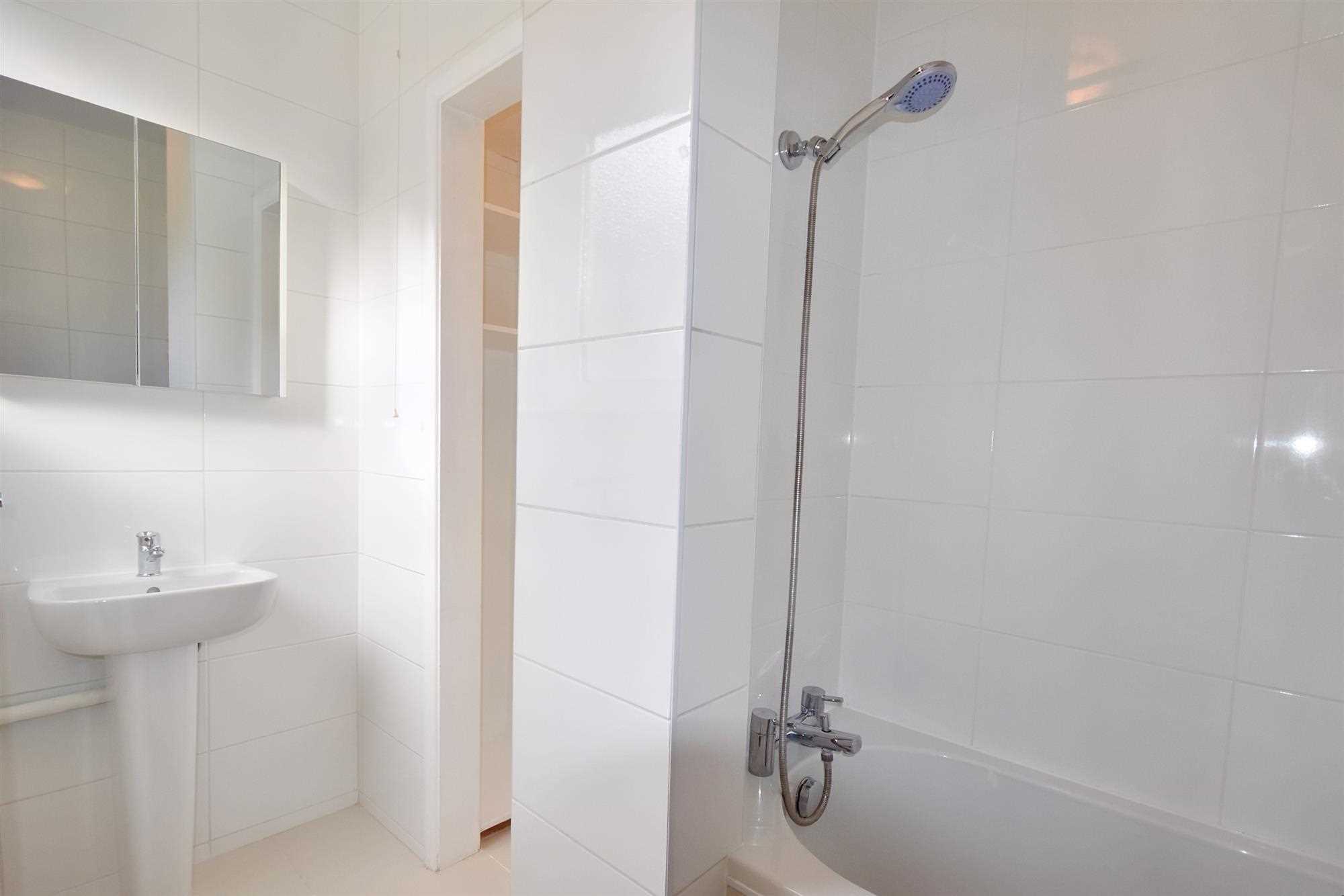 Dewsbury Court - Picture 7