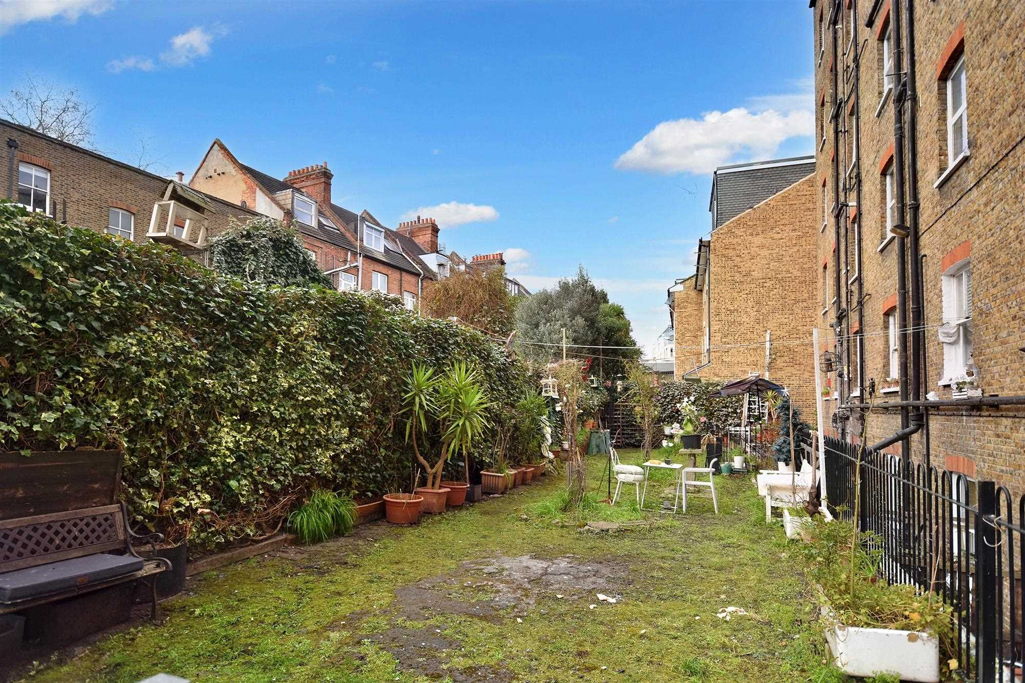 Dewsbury Court - Picture 9