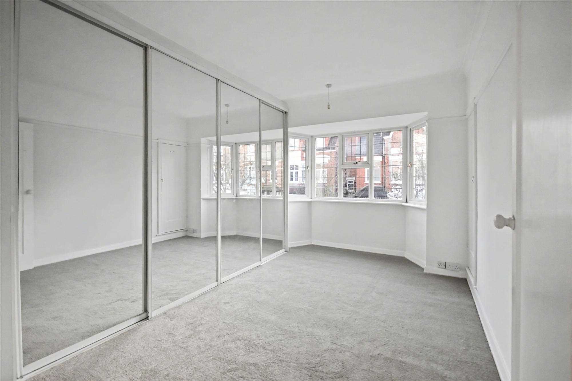 Fairlawn Avenue - Picture 8