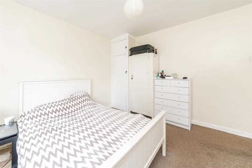 Cavendish Avenue - Picture 10