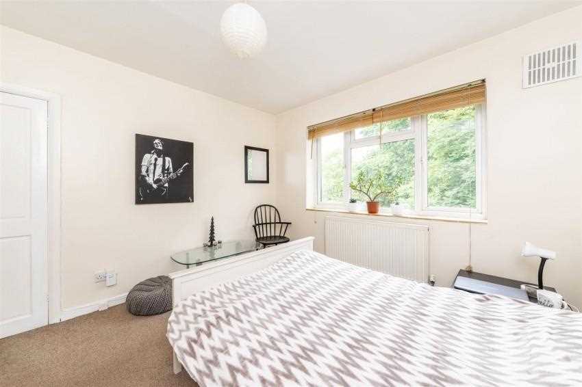 Cavendish Avenue - Picture 11